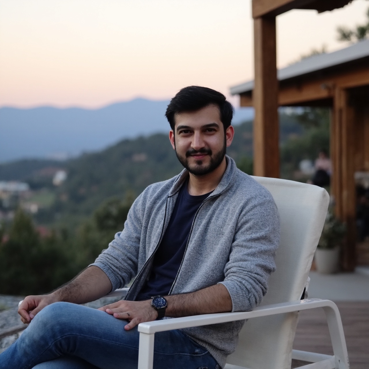 Examples of the best dating app photos for guys